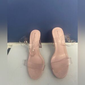 Torta Caliente Clear Nude Light Pink Sole Block 4” Heels Classy Chic Size 9M